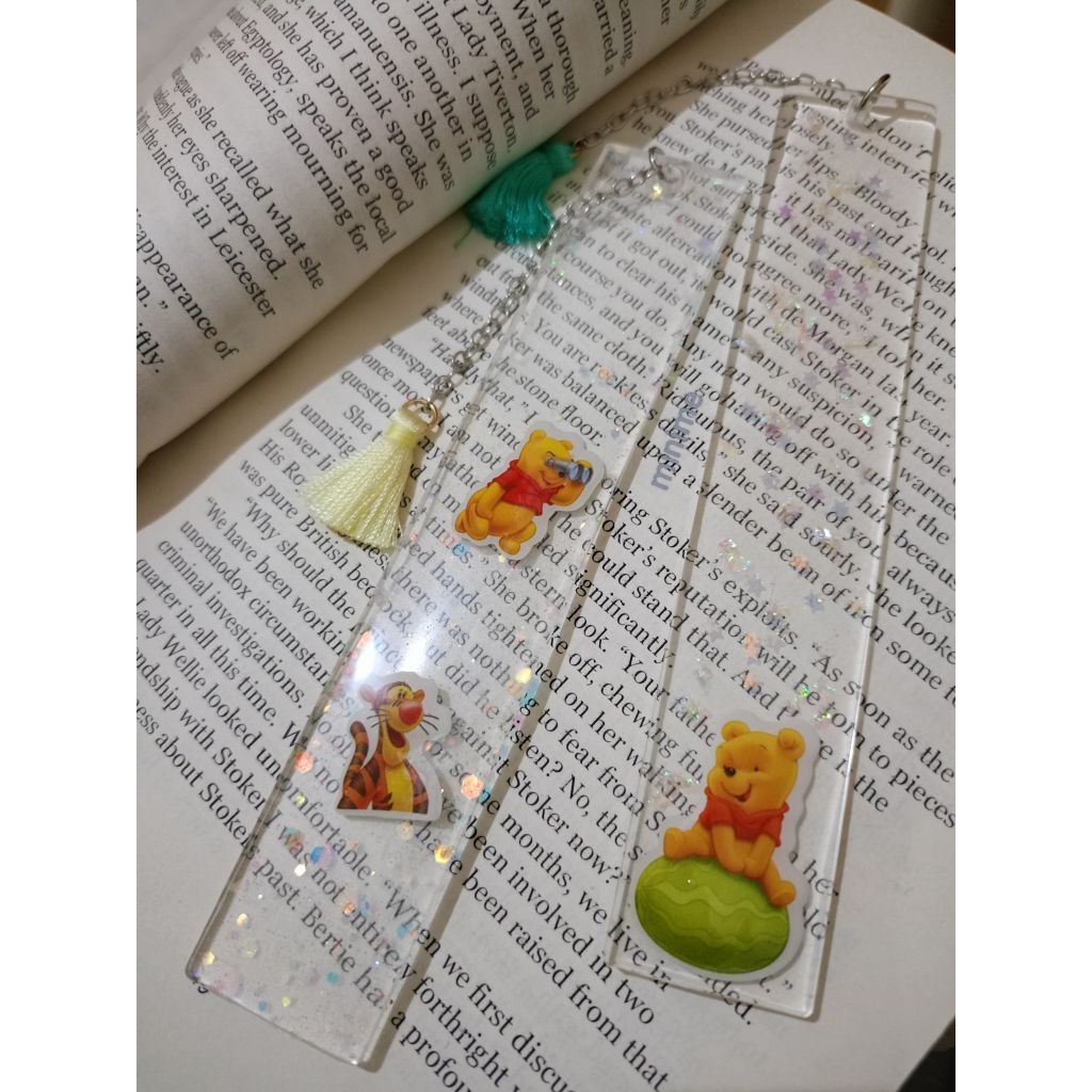 

Pembatas buku bookmark resin