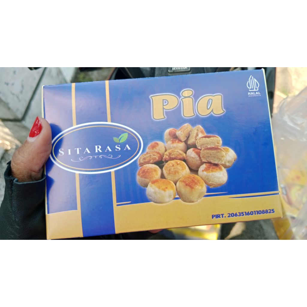 

Qiara_shop15BAKPIA SITA RASA KACANG HIJAU OLEH-OLEH KHAS MOJOKERTO