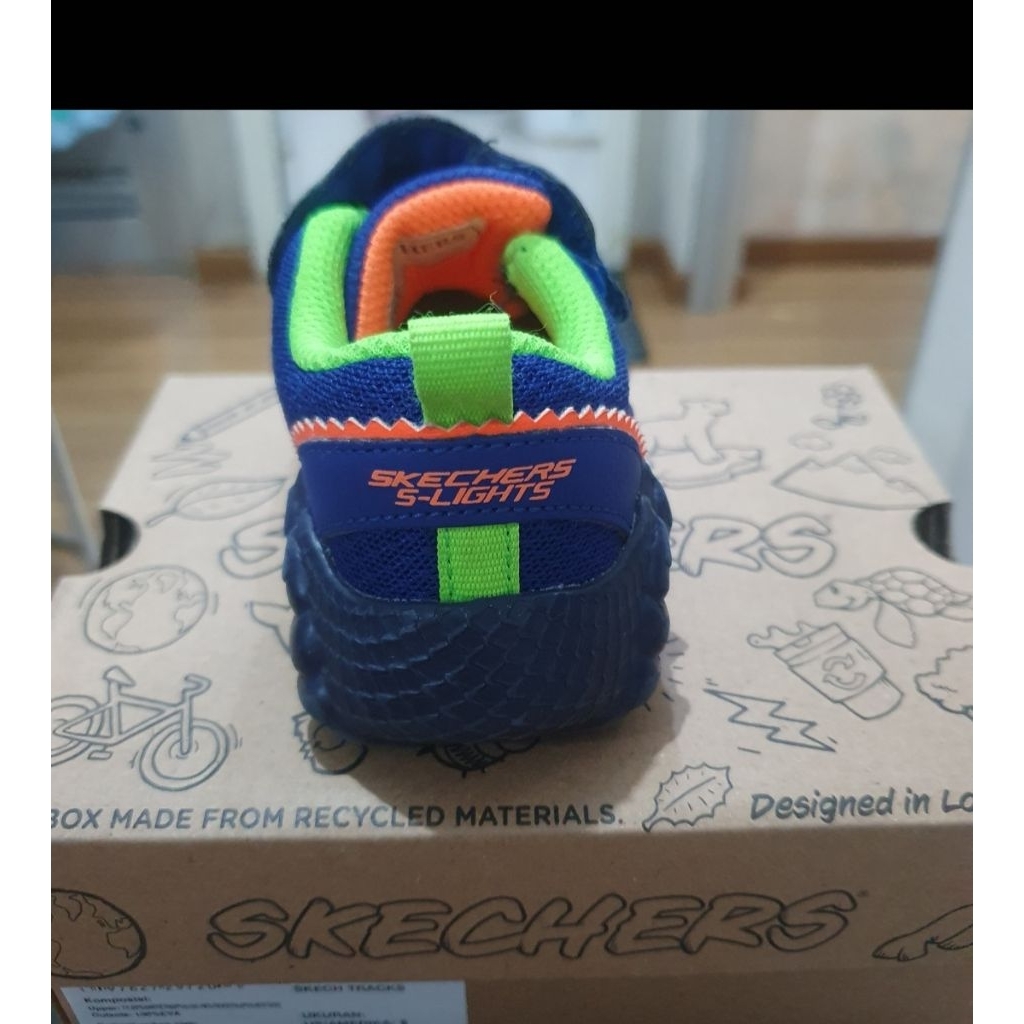 Sepatu Skechers Kids Light
