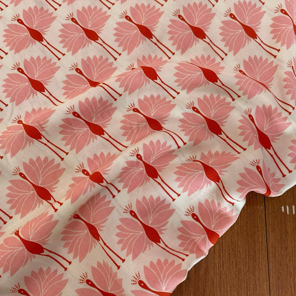 KAIN KATUN RAYON VISCOSE MOTIF BURUNG MERAK/motif karakter (harga tertera 50cm)