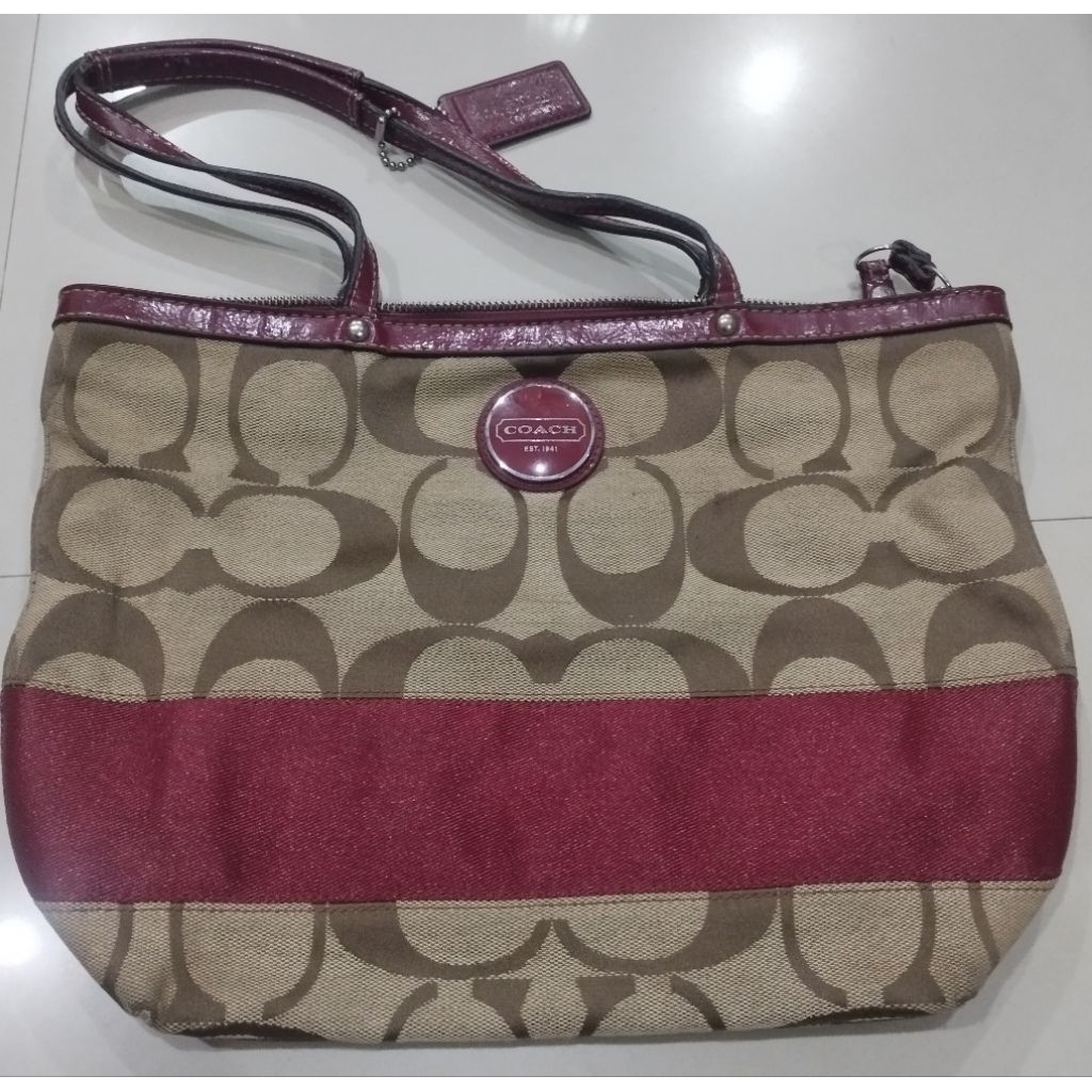 preloved Coach Signature