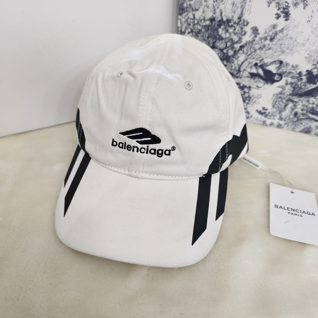 BALENCIAGA】SS22 Soccer Hood Scarf Hats BALENCIAGA FALL 2024 UNITY