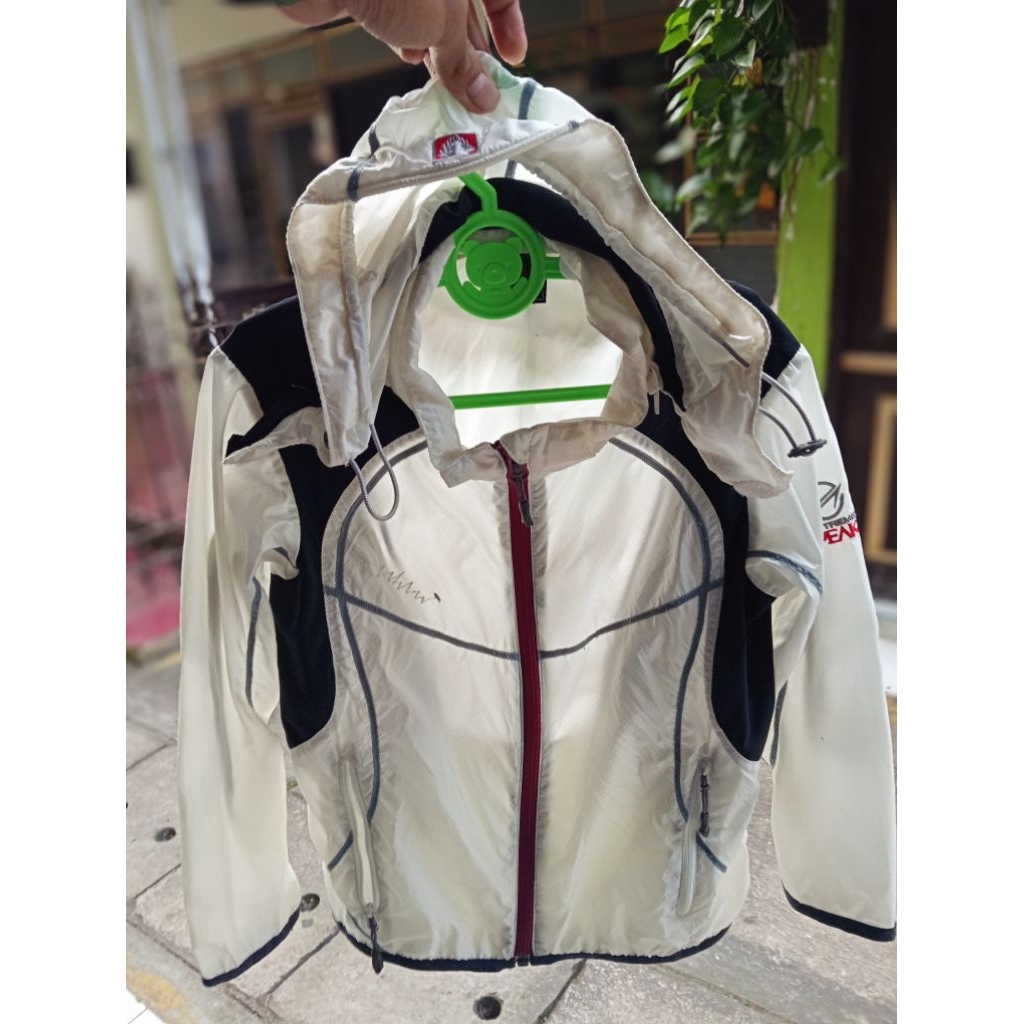 Jaket Zipper Blackyak Anak Original second preloved