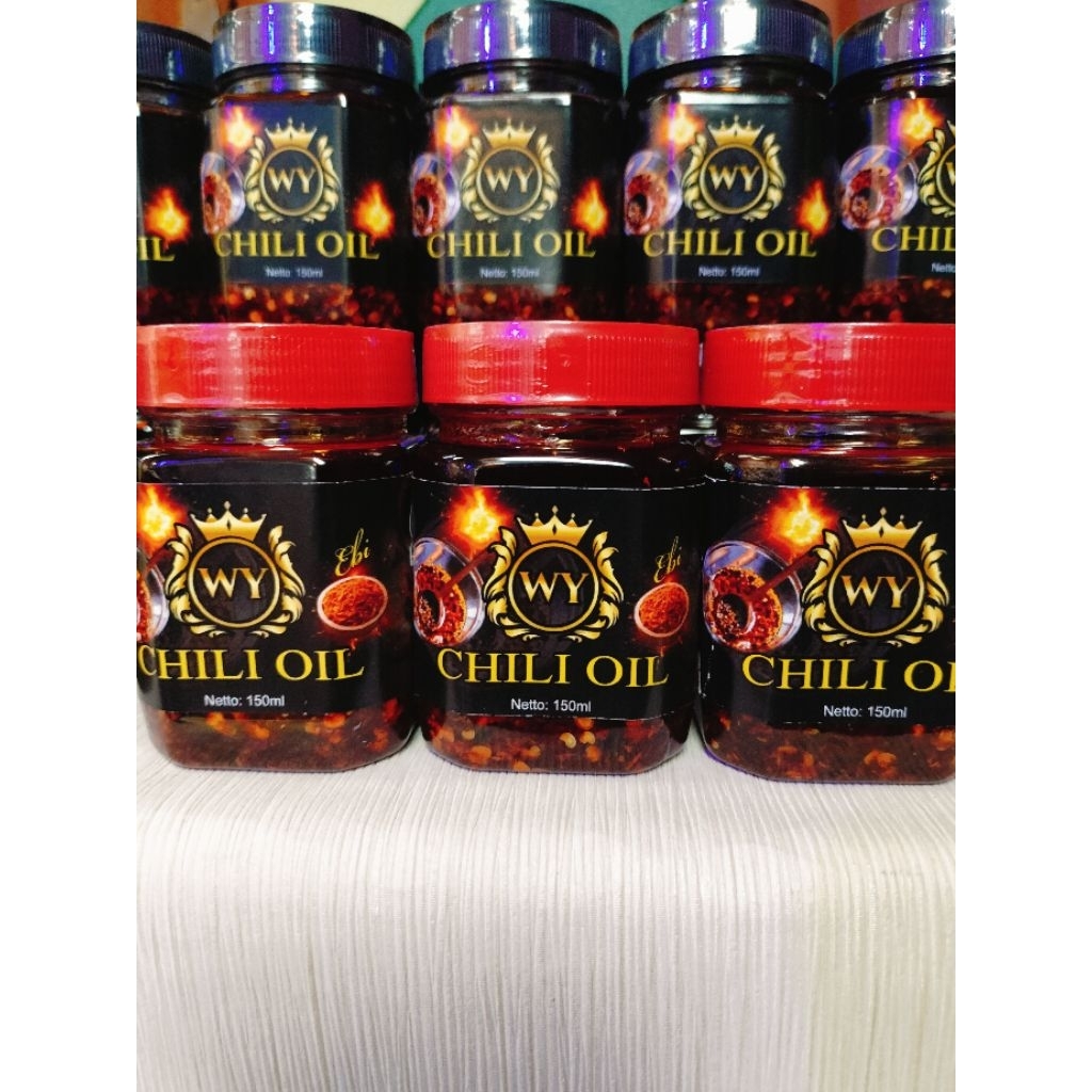 

Chili Oil Ebi/Udang Kering 150 ml, isi 3 botol, chili oil halal/sambal chili oil/produksi wy collection