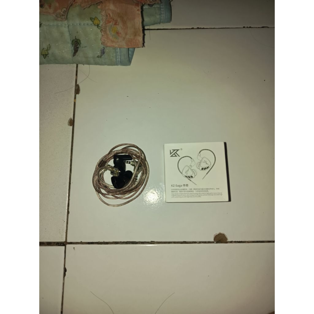 IN EAR MONITOR (IEM) / EARPHONE KZ SAGA BALANCED VERSION - BEKAS MASIH BARU