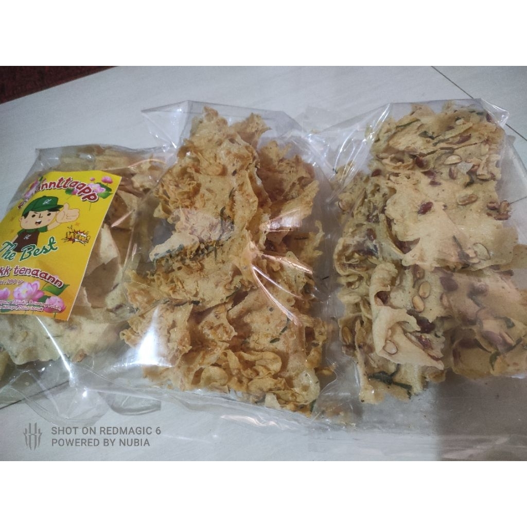 

Peyek enak hasil UMKM anak bangsa