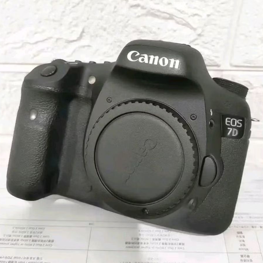 Canon 7D Body only