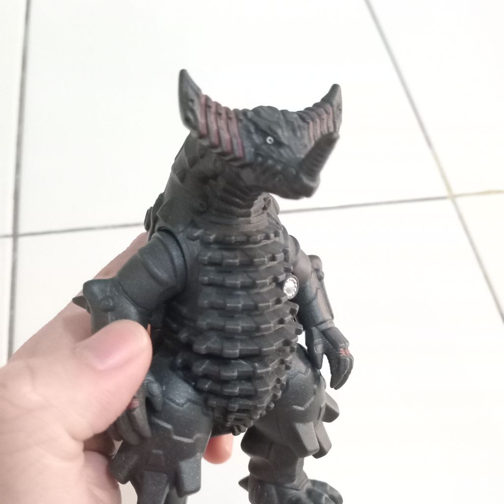 Sofubi bandai ultra monster 500 series mecha gomora