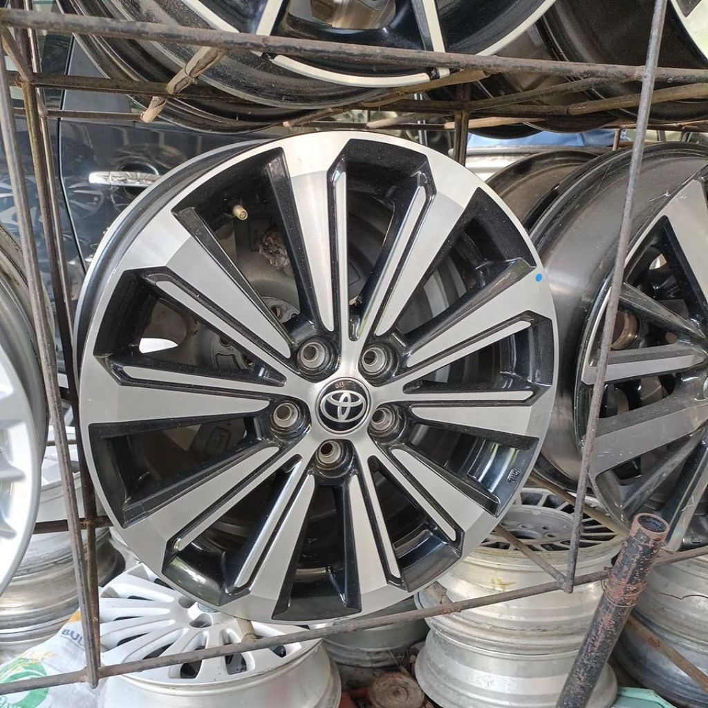 velg pelek original oem Toyota Avanza g fwd 2023-2024