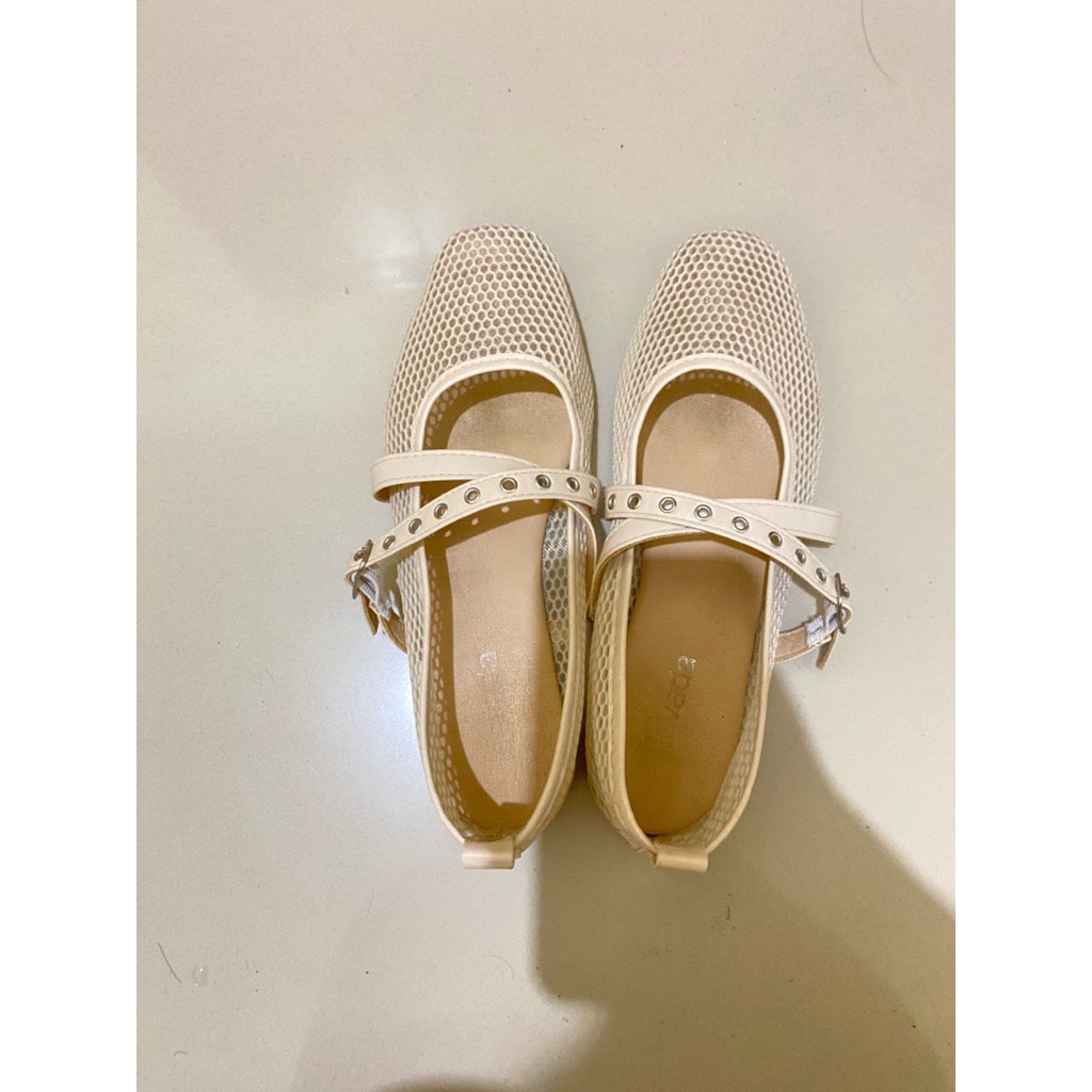 Flatshoes Nevada Tali Jaring Sepatu Putih Off White Cream Krem Flat Shoes