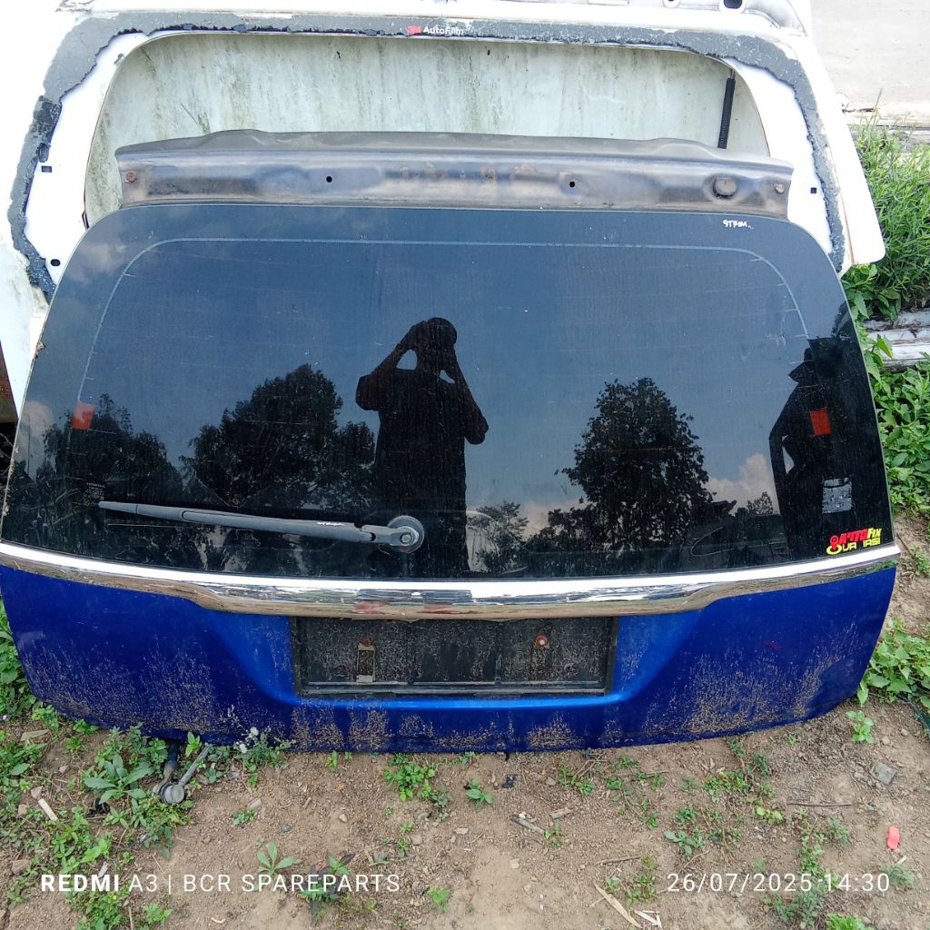 Kaca belakang Honda Stream