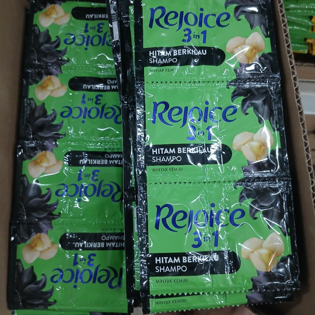 P&G Shampo Rejoice Sachet 10 Renteng | 120 Sachet