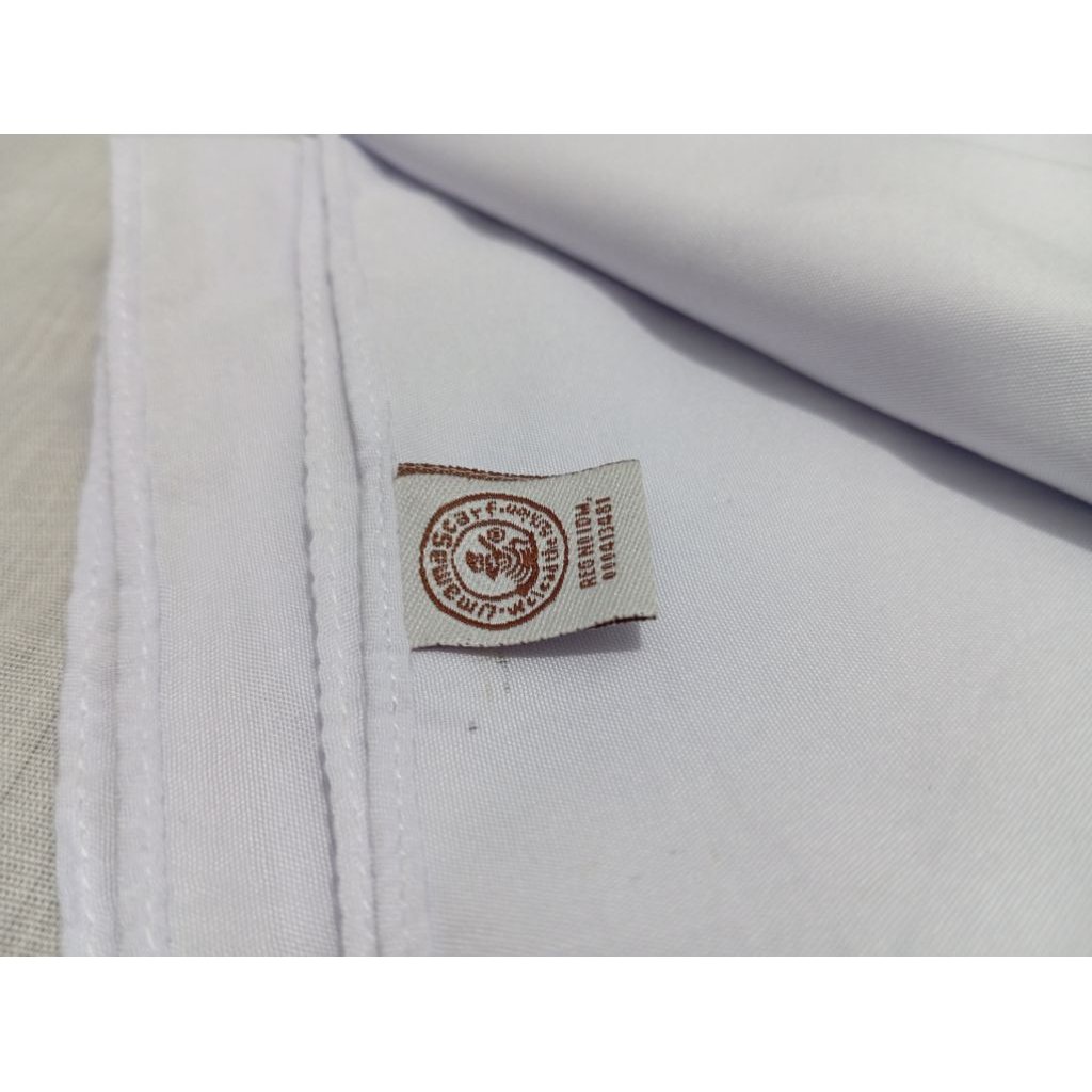 Hijab segi empat polos putih