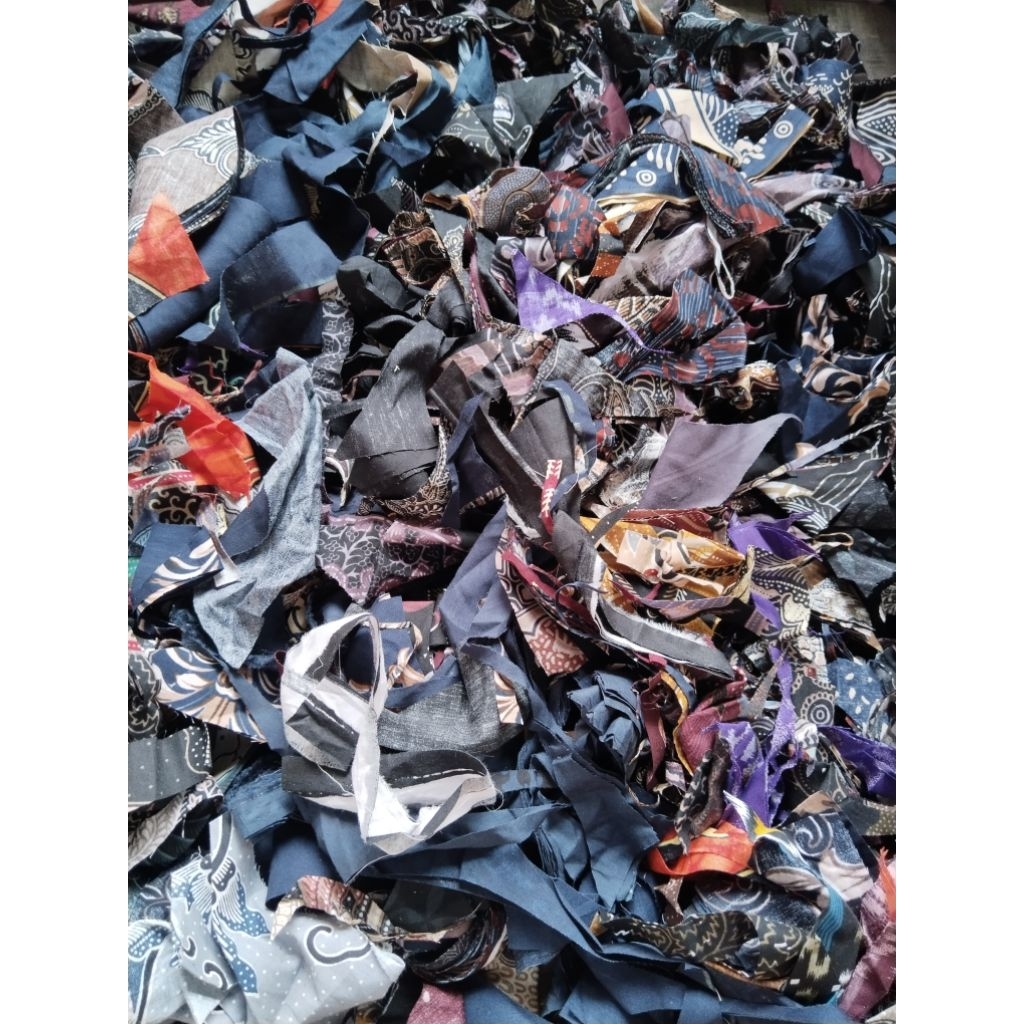 KAIN PERCA 1Kg Katun & Batik – Sisa Jahit Bersih, isian samsak tinju,isian bantal,isian kasur dll