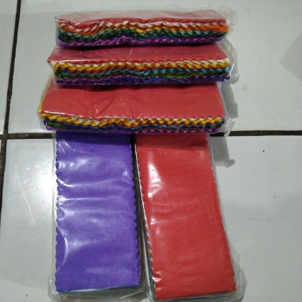 

kertas krep potong warna warni harga 1 pcs (1 pak kecil)