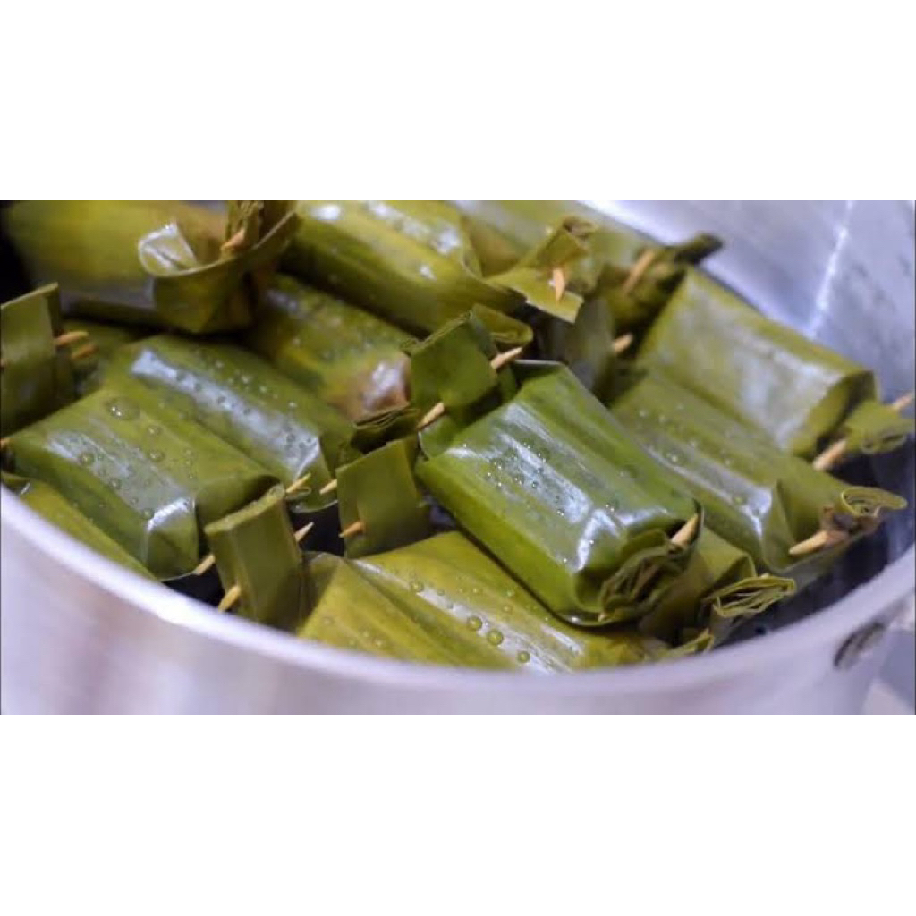 

LEMPER ISI AYAM SUWIR PER PCS | Lemper ketan isi ayam suwir