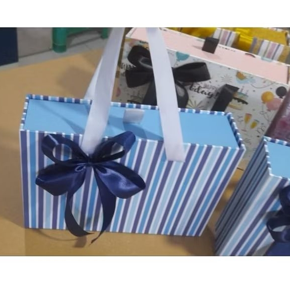 

Hampers Bag Tas Hampers 16x22.5x5Cm