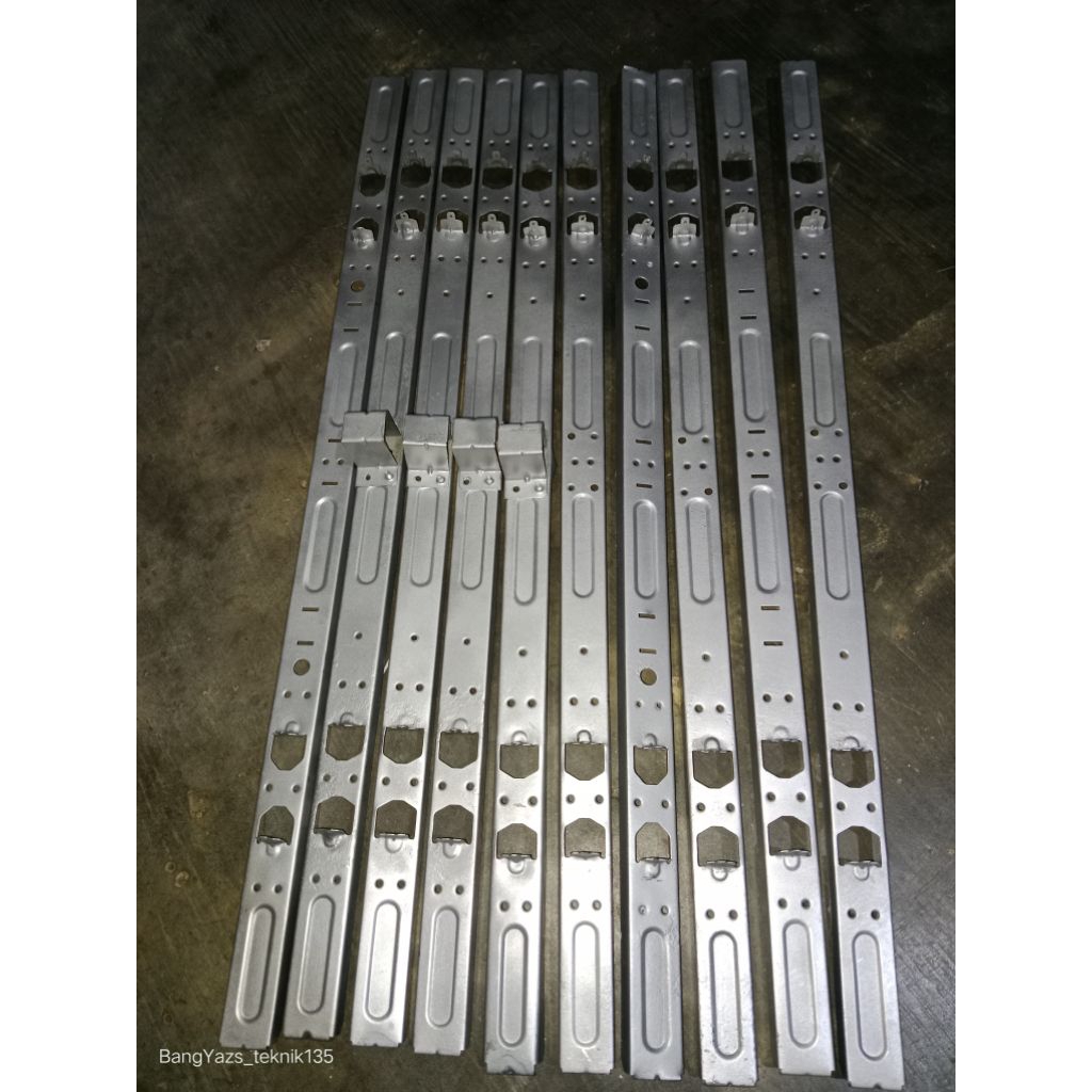 Palang tengah kompor gas Rinai 522C 522E 602E ORIGINAL/tiang tengah dudukan tungku kompor gas RINNAI