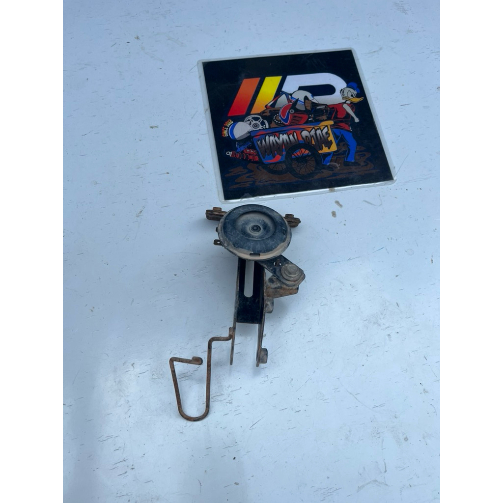 Braket tameng depan Honda beat esp fi stater halus original second