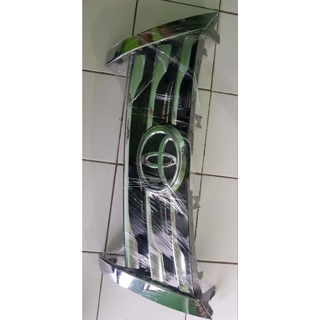 Gril Toyota fortuner vrz 2016 2020