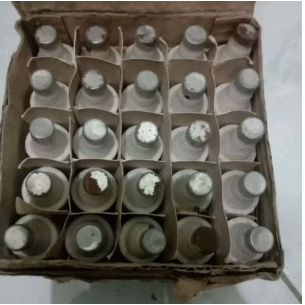 Sekring Batu Sekring Model Lama 20A-1 pax isi 25pcs Sering Karat