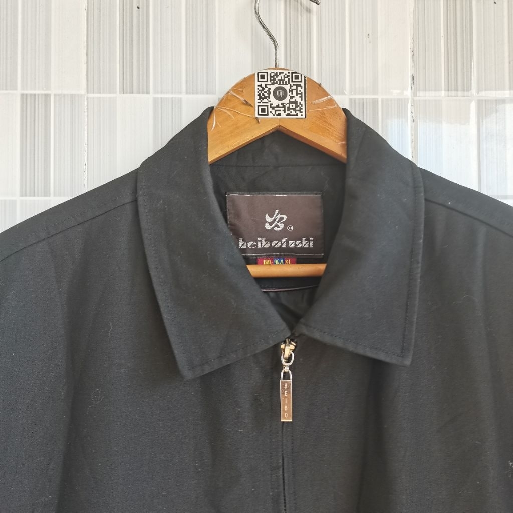 858. WORK JAKET BERKERAH WARNA HITAM SIZE XL  PRELOVED