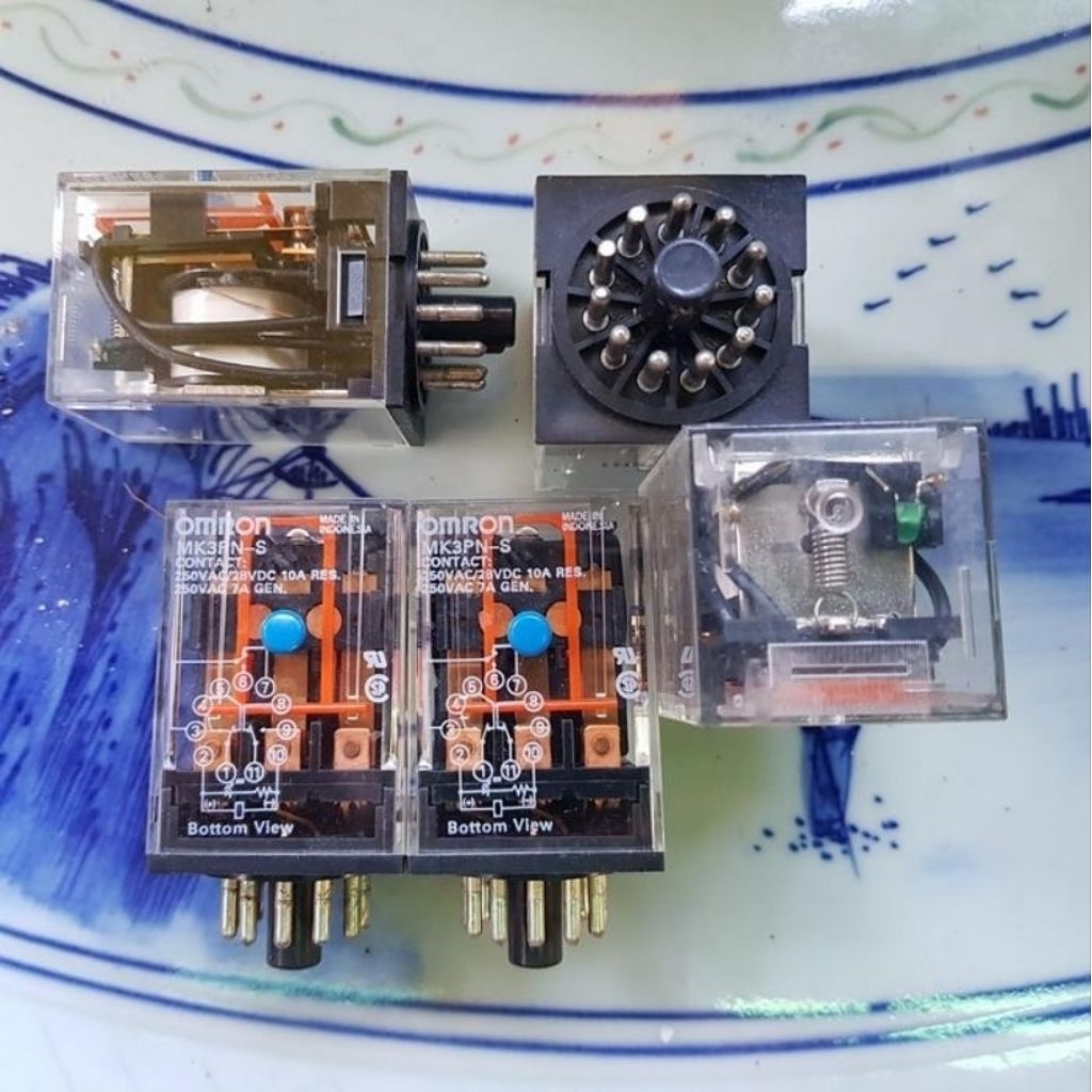 Relay 11 pin 3PDT 250VAC 10A Omron # MK3PN-S / Potter Brumfield KH5501 Metal Power Relay 14 pin 24VD