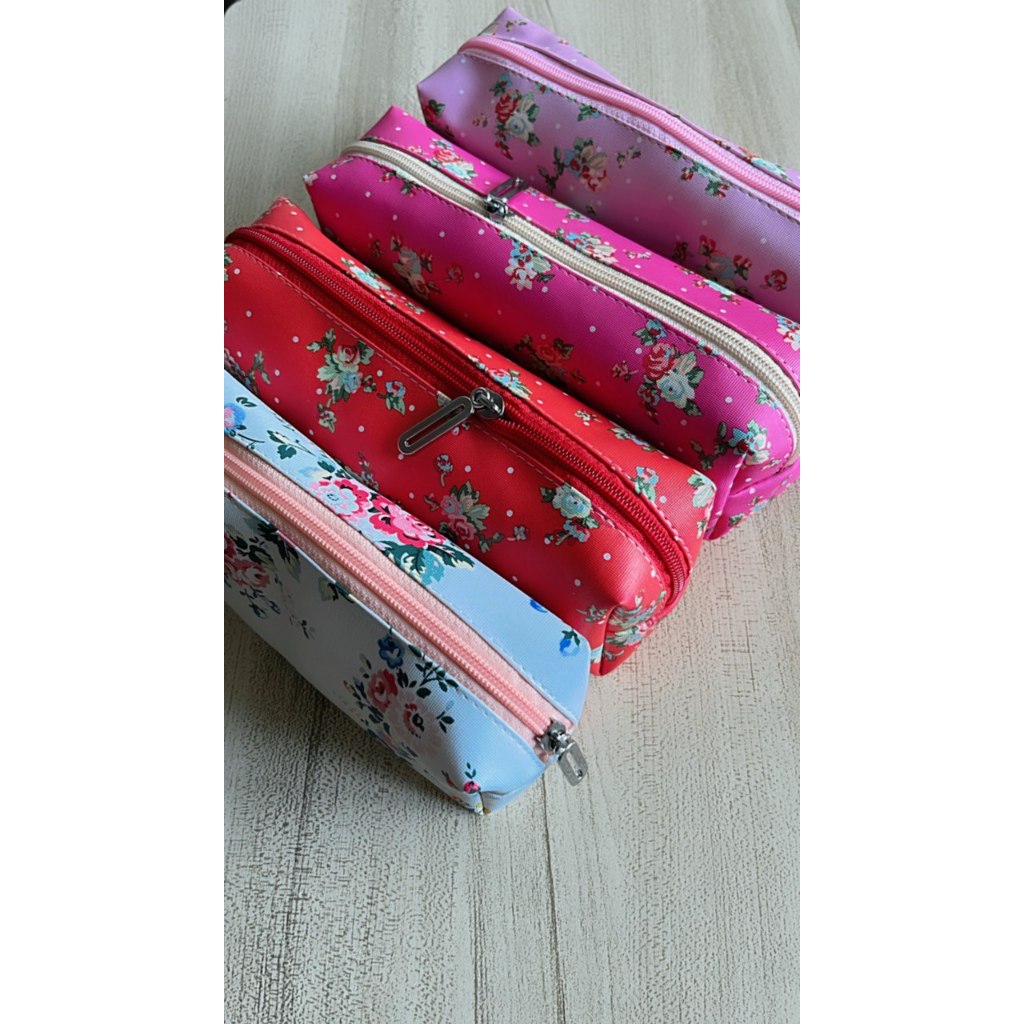 

TEMPAT PENSIL KULIT SINTETIS MOTIF