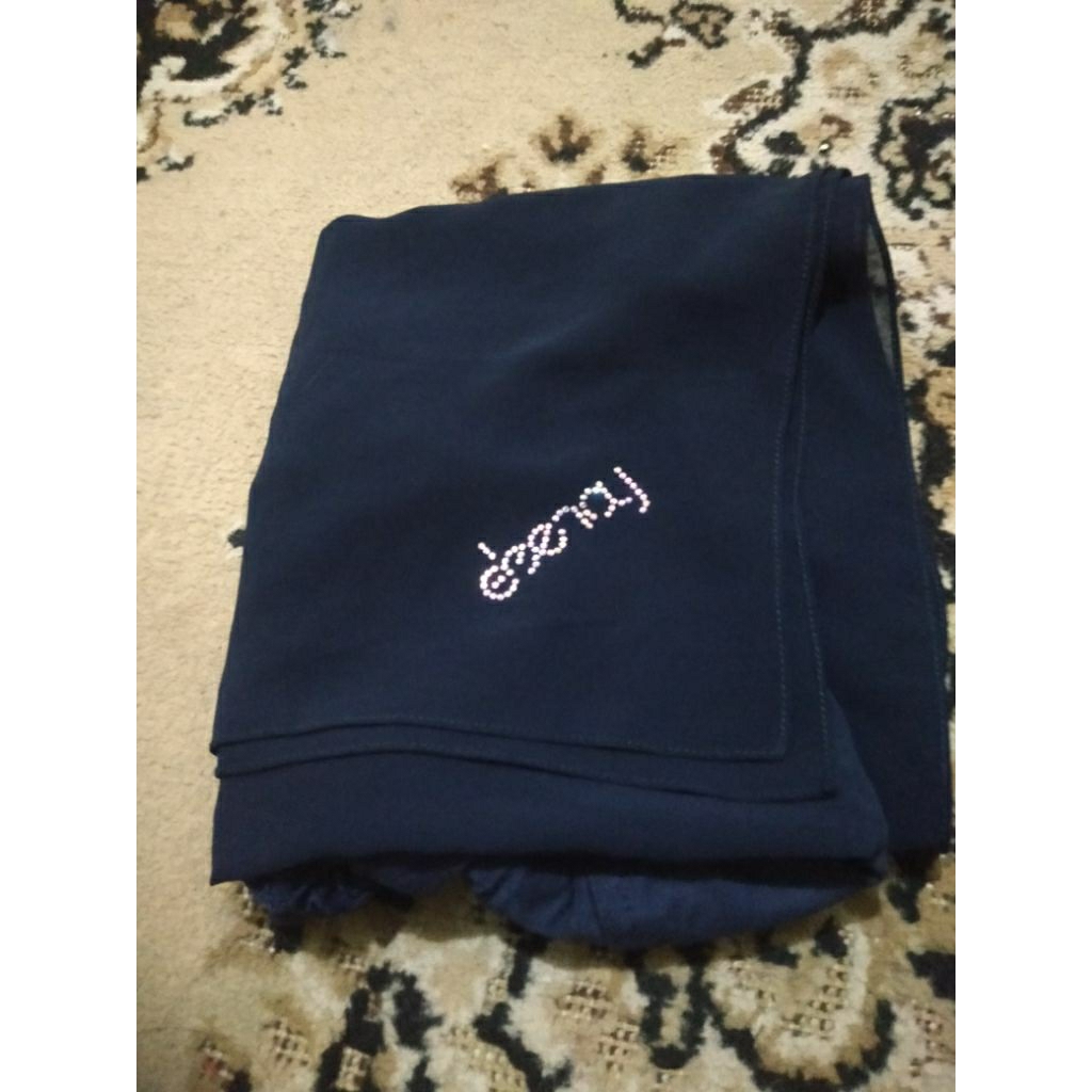 Hijab Deenay pasmina warna navy preloved
