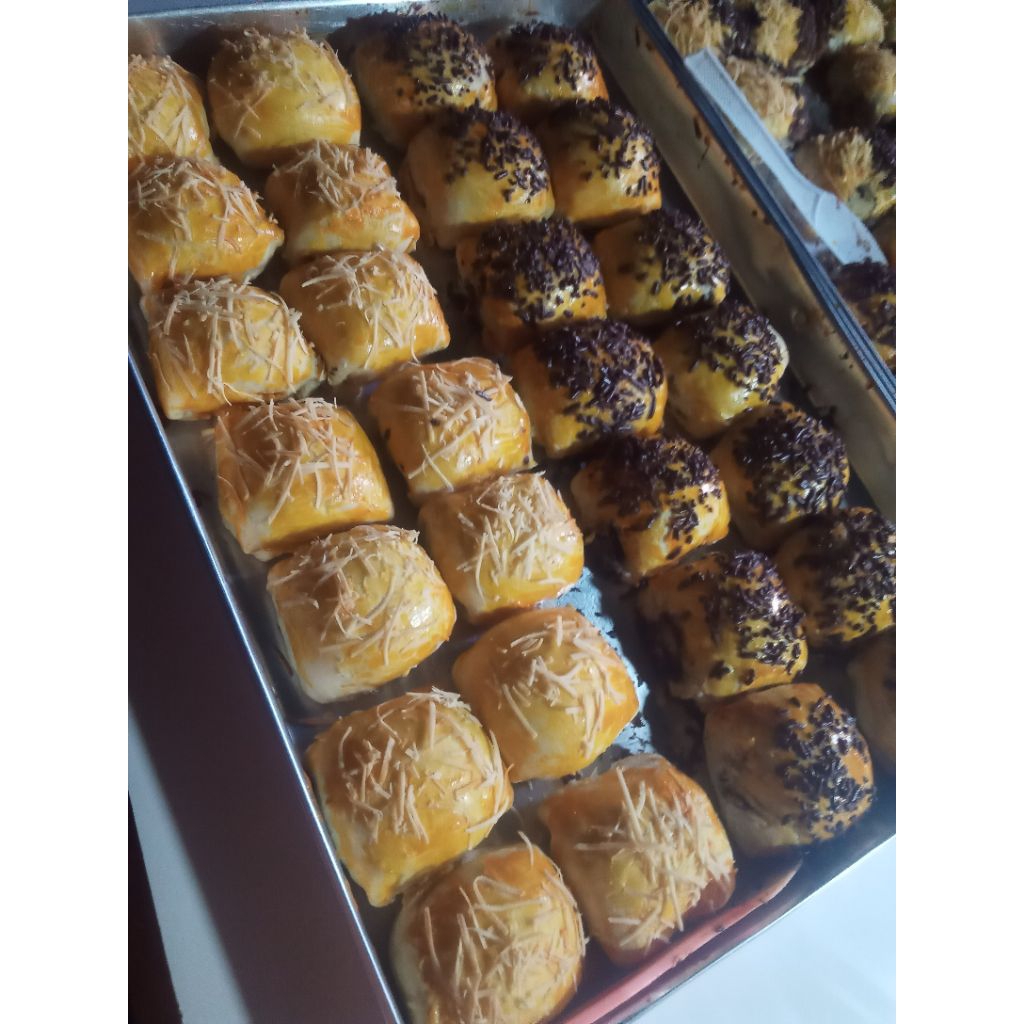 

Bolen pisang coklat dan keju termurah 1 box isi 5