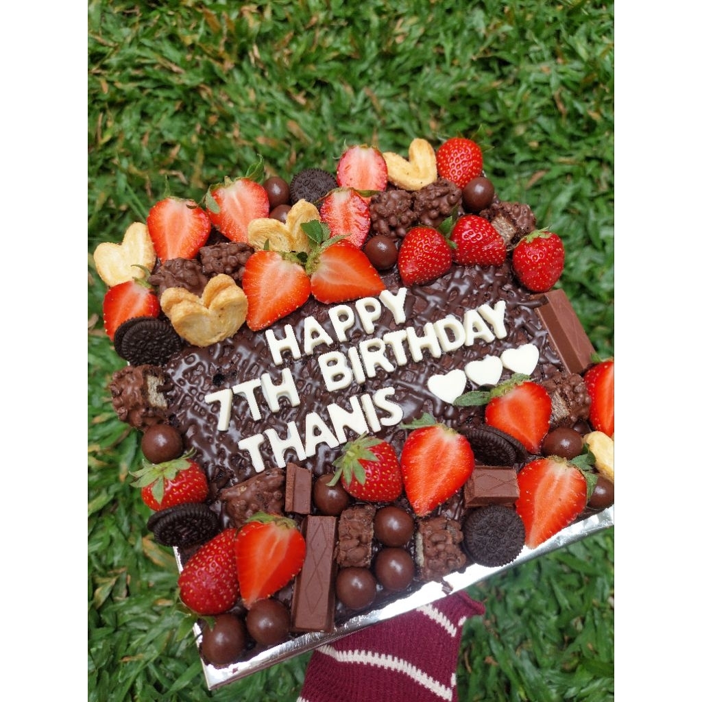

BROWNIES HIAS 20X20CM DESAIN C