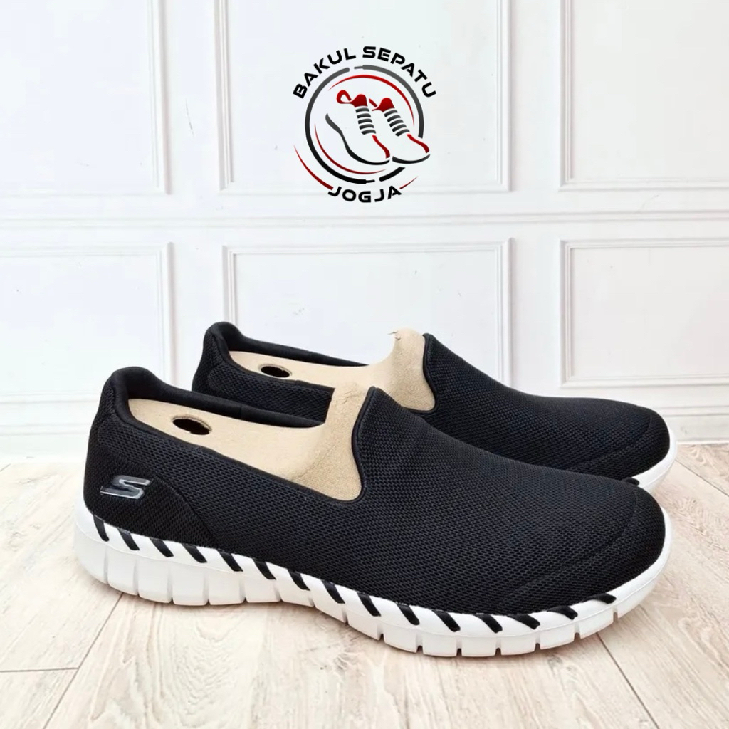 Sepatu Wanita SKECHERS Go Walk Smart 2 (Size 37,5-38,5) Sneakers Casual Sport Sekolah Dewasa