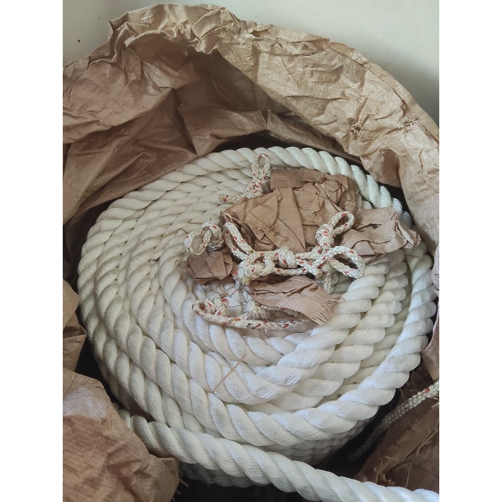 Tali Nilon Besar atau Tali Tambang Nilon Besar Ukuran 32MM (HARGA PER METER)