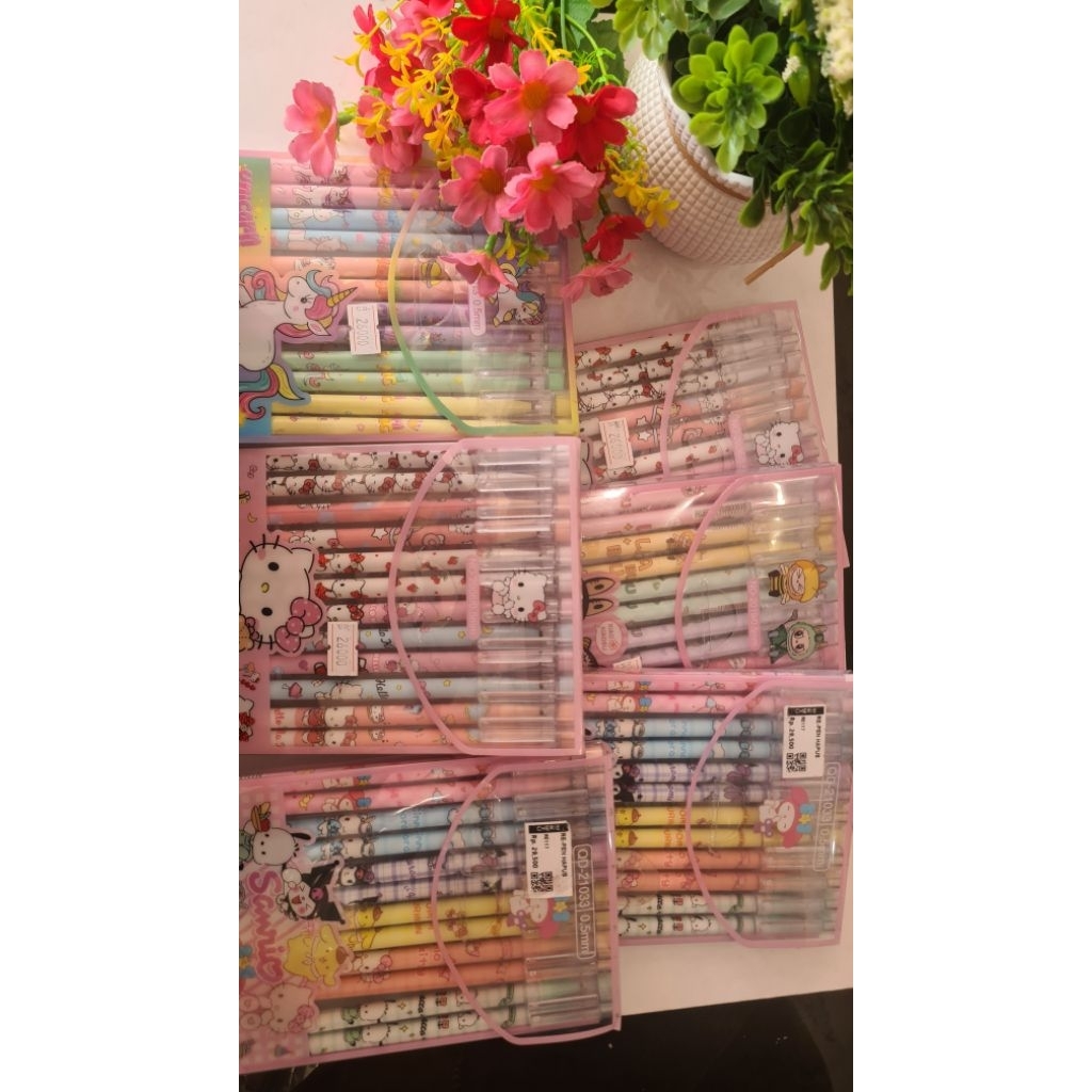 

Set Bolpen Karakter Lucu 0.5mm| Alat tulis Anak Karakter Random dan Sanrio