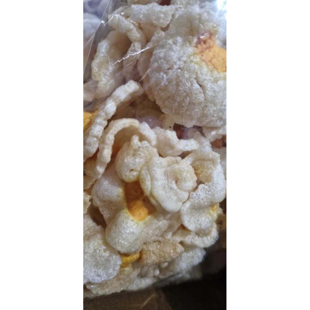 

Krupuk telur asin