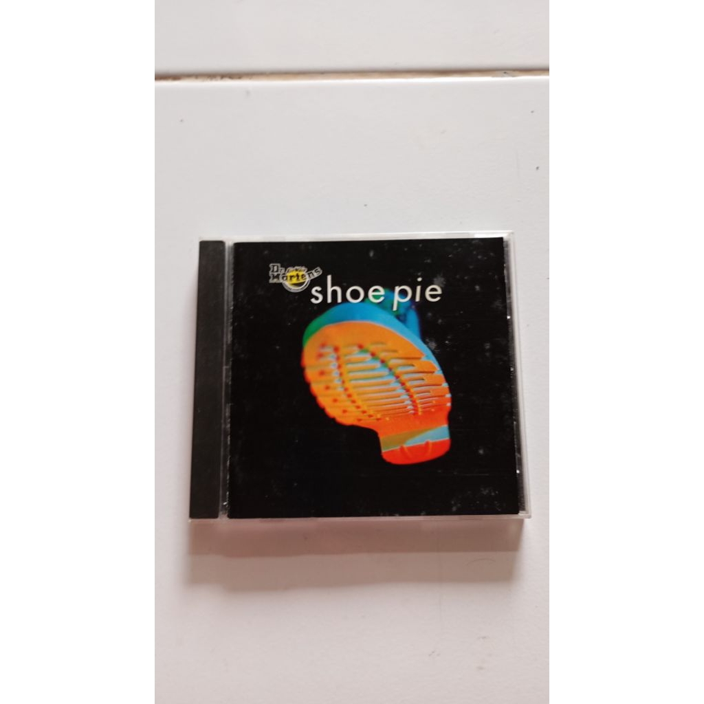 Cd imporDr. Marten - shoe pie feat. The breeders, lush, dead can dance dll