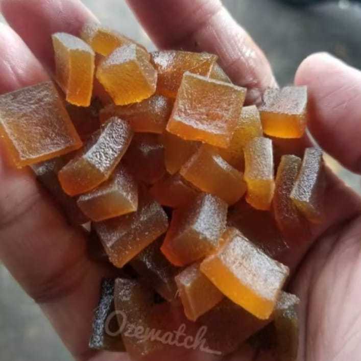 

Kerupuk Kulit Sapi 1Kg / Krecek Rambak Kulit Sapi/Jangek Mentah /Kerupuk Dorokdok Mentah/KOTAK DADU