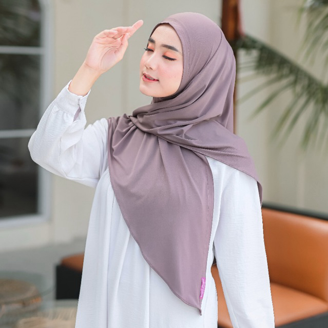 Bella Alisha - Segi Empat Oval Hijab Instan Jersey Narumi