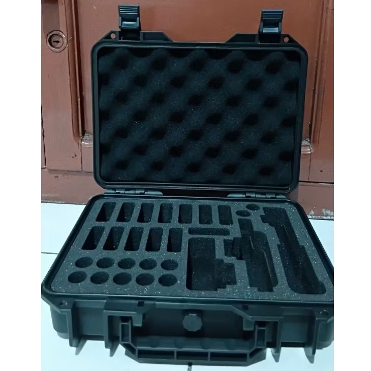 

Hardcase + custom foam 25 × 8cm beyblade x