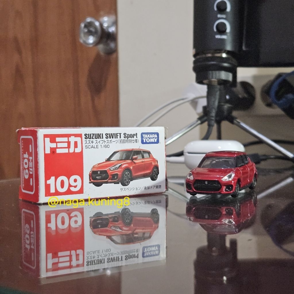 Tomica 109 Suzuki Swift Sport Red