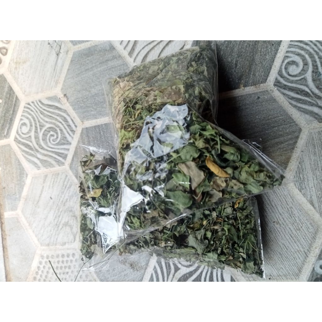 

murah.daun kelor kering alami tanpa campuran 1 paket isi 9 bungkus