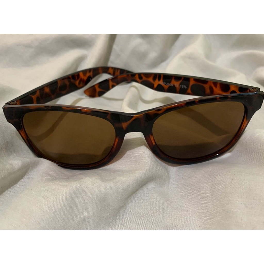 Kacamata hitam wayfarer motif macan tortoise sunnies leopard sunglasses Jepang