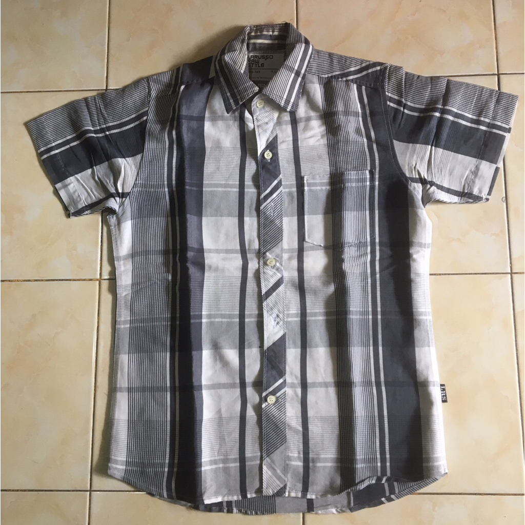 Kemeja Pria Brand Larusso