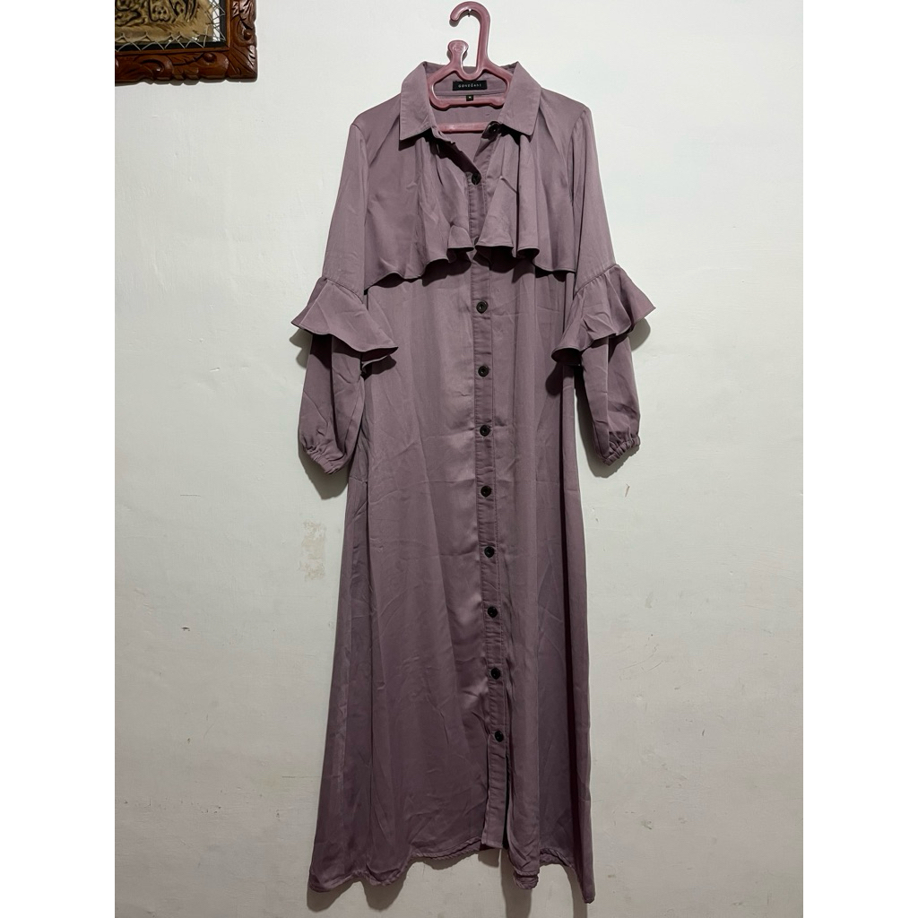 Preloved dress/gamis brand Gonegani warna lilac kancing depan aktif ada rumbai bagian lengan dan dad