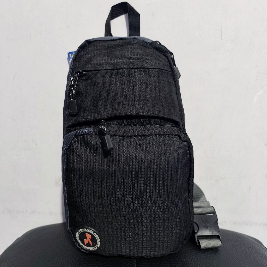 Kolping Crossbody / CB Kolping hitam