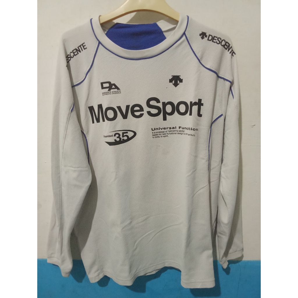 Kaos Olahraga Descente