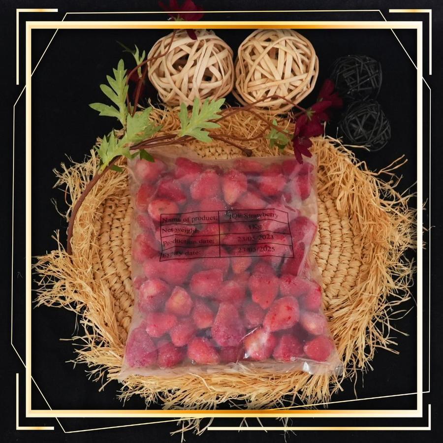 

Strawberry Frozen 1 kg - Buah Stroberi Frozen Sekilo