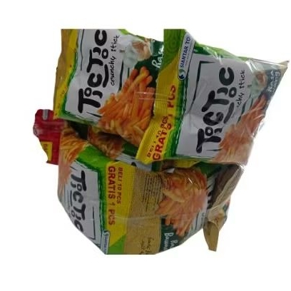 

Snack tic tic crunchy stick rasa bawang asli garlic @ 20g 1 renteng isi 10 bungkus