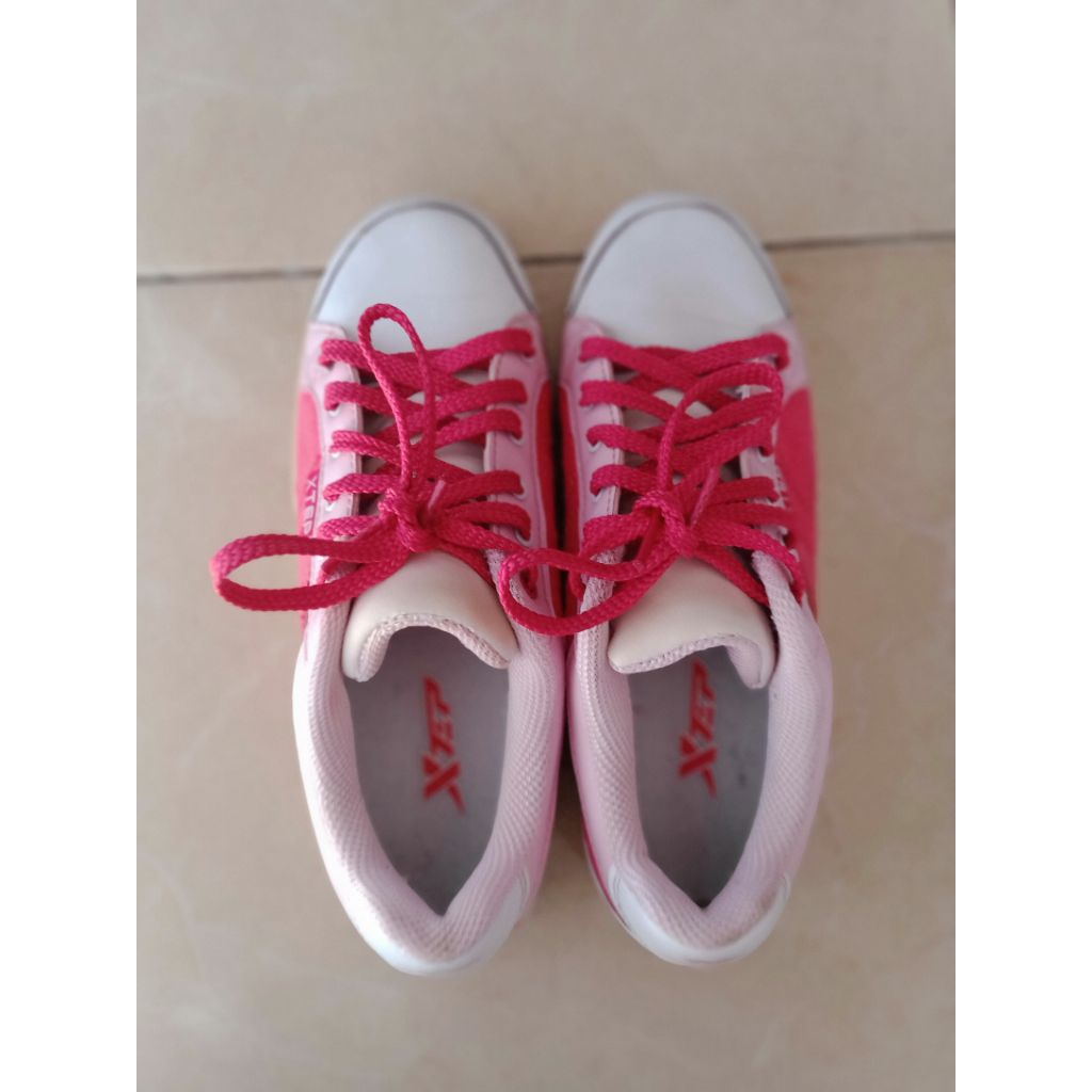 Preloved Sepatu Xtep Original Wanita | Sepatu Sport Wanita