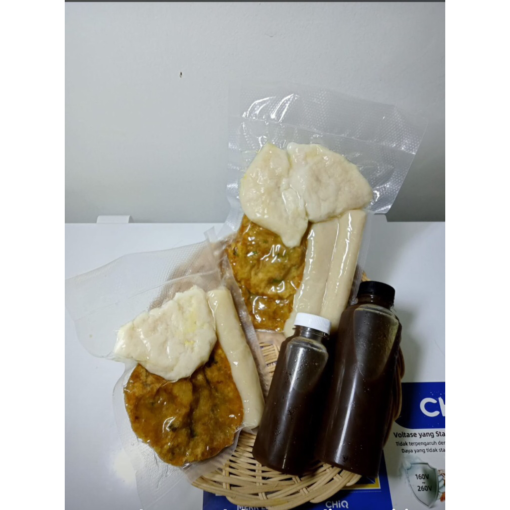 

•Littlesyasha• PEMPEK PALEMBANG FROZEN Isi 3